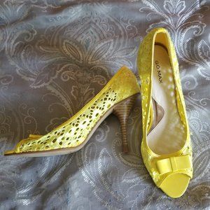 ❤️10 for $25 Yellow Fabric High Heel Shoes